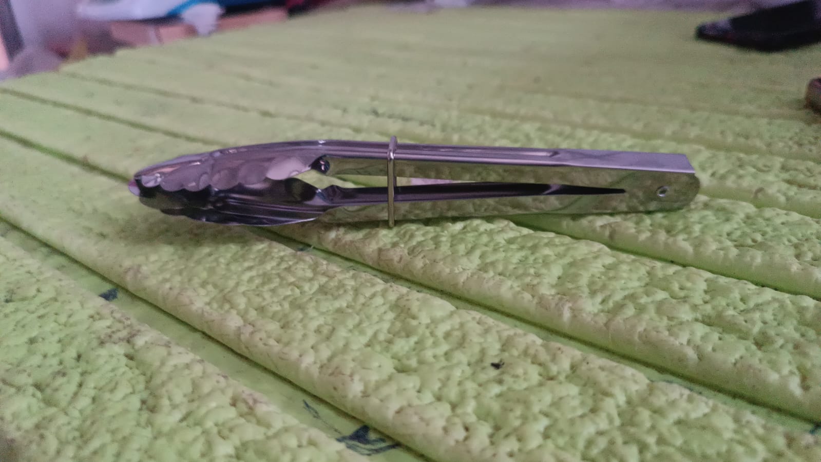 Metal Household Kitchen Salad Dessert Buffet Food Tong Clamp Clip (1 Pc / 17 Cm) Metal Household Kitchen Salad Dessert Buffet Food Tong Clamp Clip (1 Pc / 17 Cm)